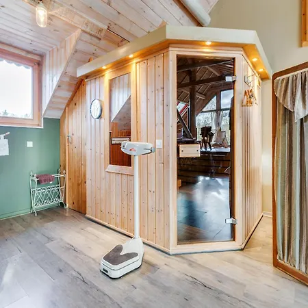 Spacious With Sauna, Cleaning Included *
